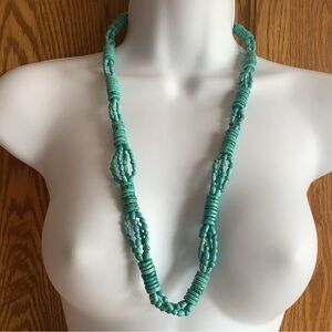 Turquoise colored necklace 3.8 oz